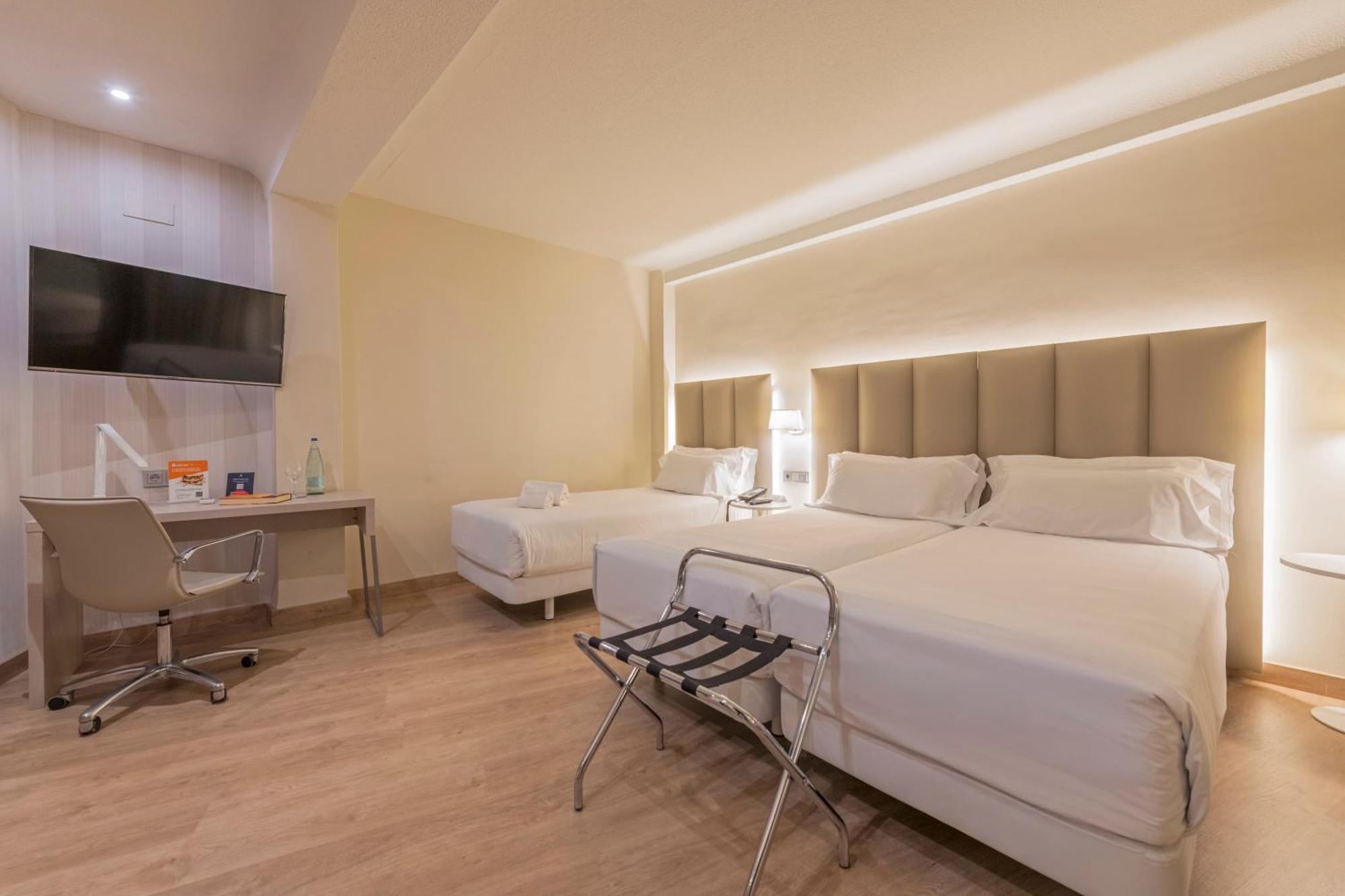 Hesperia Murcia Centro Exterior photo