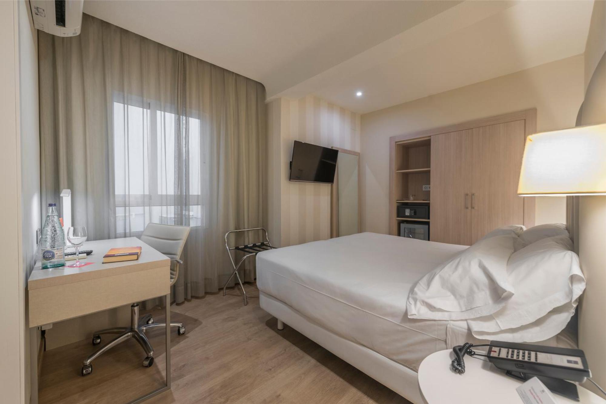 Hesperia Murcia Centro Exterior photo